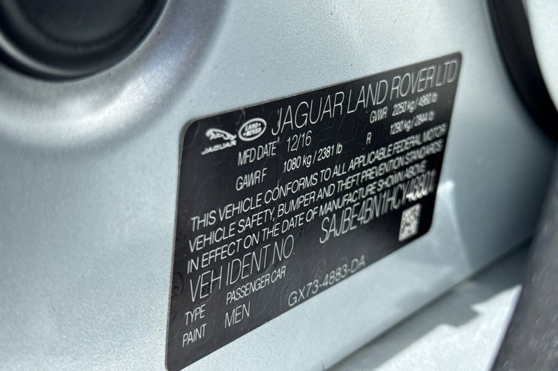 Jaguar XF Vehicle Full-screen Gallery Image 28