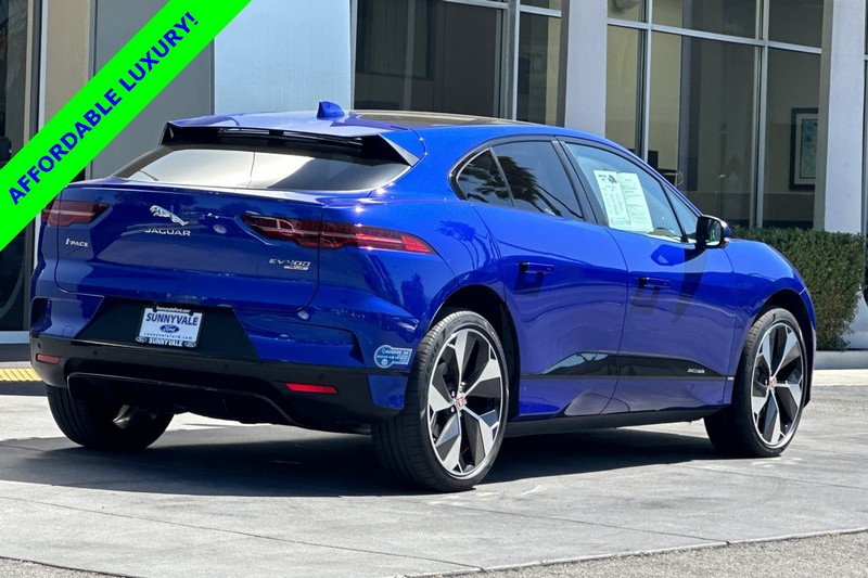 Jaguar I-PACE Vehicle Full-screen Gallery Image 04
