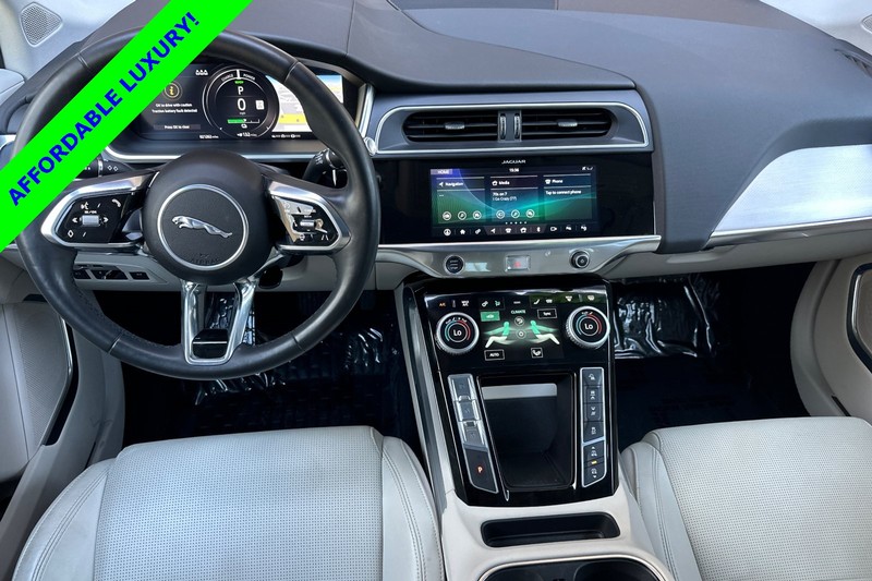 Jaguar I-PACE Vehicle Full-screen Gallery Image 13