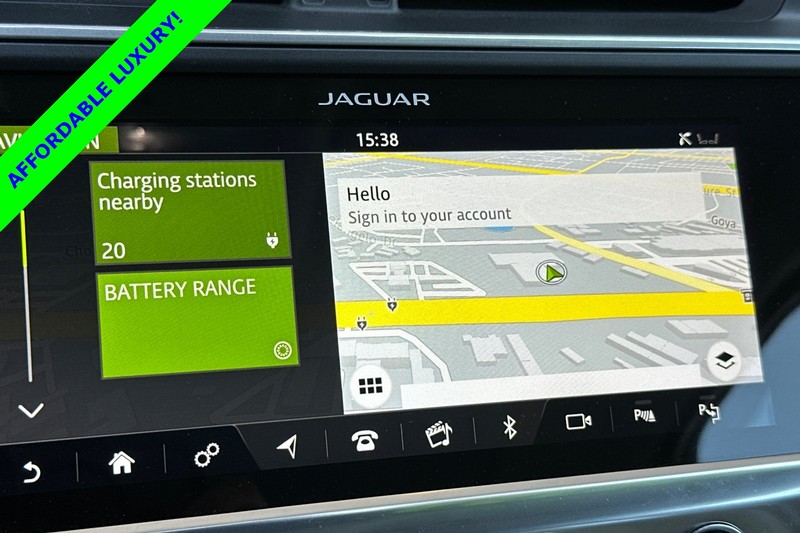 Jaguar I-PACE Vehicle Full-screen Gallery Image 19