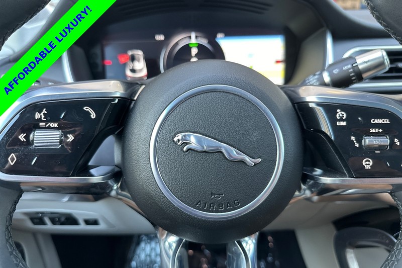 Jaguar I-PACE Vehicle Full-screen Gallery Image 24