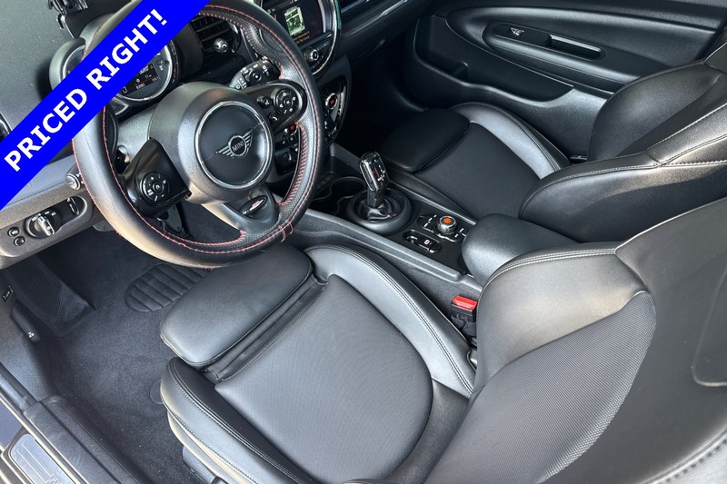 MINI Clubman Vehicle Full-screen Gallery Image 10