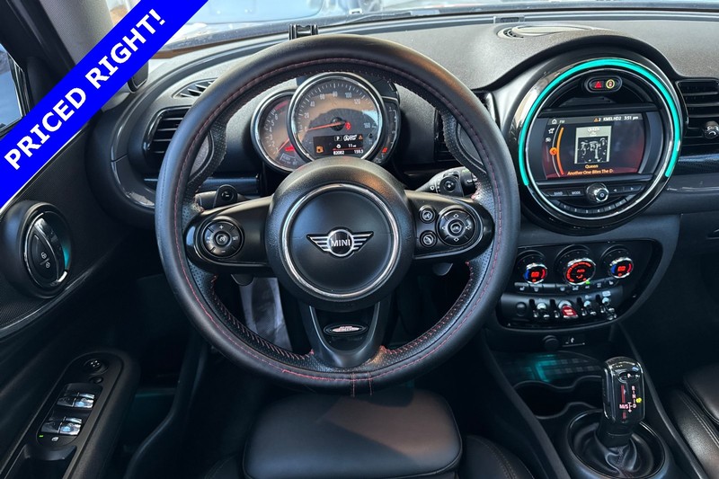MINI Clubman Vehicle Full-screen Gallery Image 14
