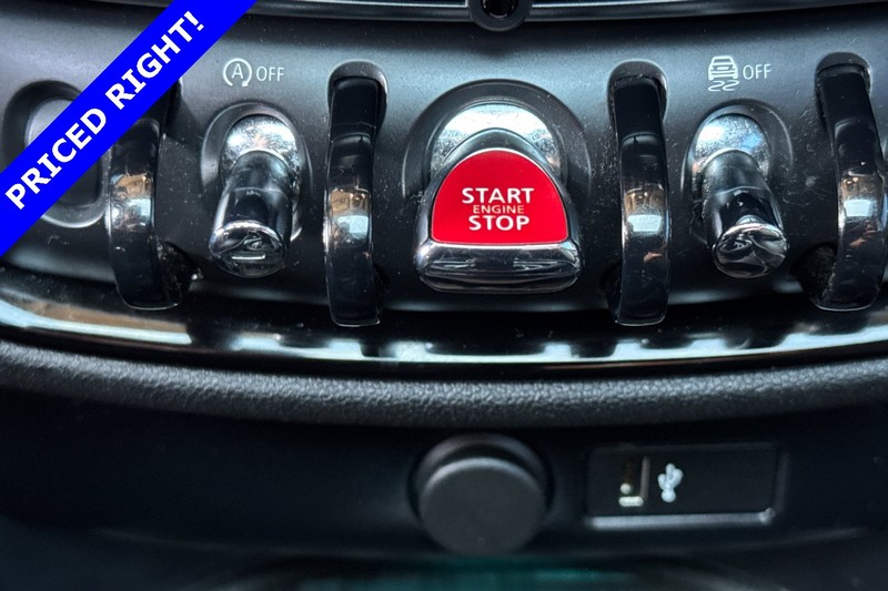 MINI Clubman Vehicle Full-screen Gallery Image 22