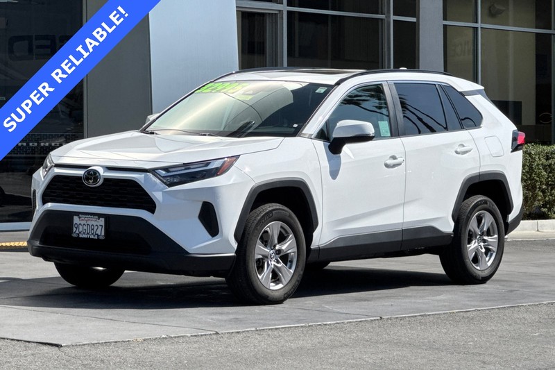 Toyota RAV4 Vehicle Full-screen Gallery Image 08