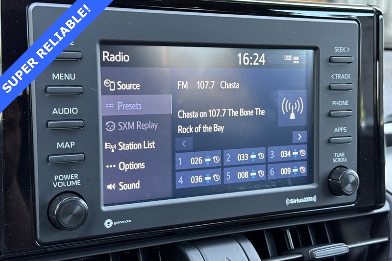 Toyota RAV4 Vehicle Full-screen Gallery Image 18