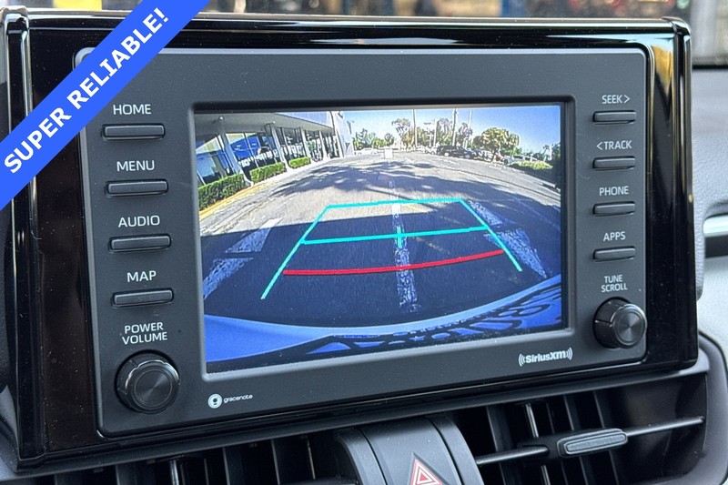 Toyota RAV4 Vehicle Full-screen Gallery Image 19