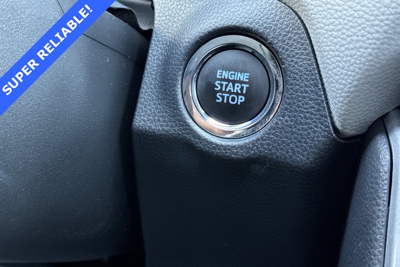Toyota RAV4 Vehicle Full-screen Gallery Image 22