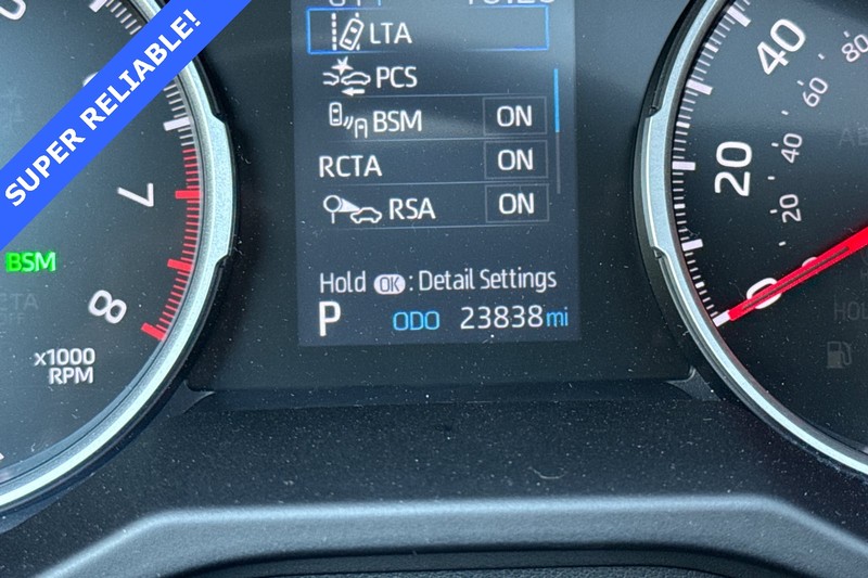 Toyota RAV4 Vehicle Full-screen Gallery Image 25
