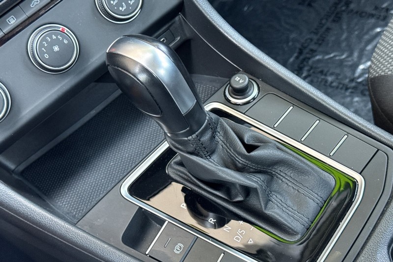 Volkswagen Jetta Vehicle Full-screen Gallery Image 20