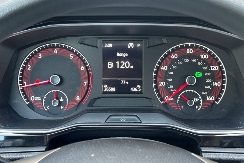 Volkswagen Jetta Vehicle Full-screen Gallery Image 22