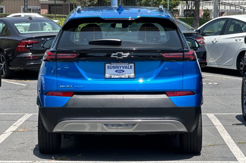 Chevrolet Bolt EUV Vehicle Full-screen Gallery Image 05