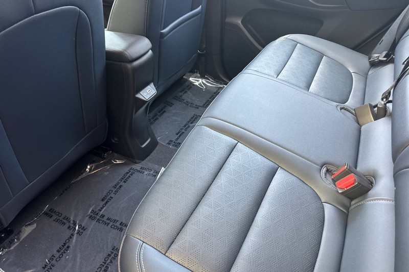 Chevrolet Bolt EUV Vehicle Full-screen Gallery Image 12