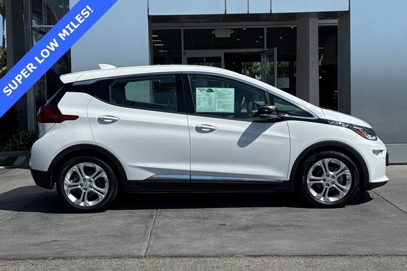 Chevrolet Bolt EV Vehicle Full-screen Gallery Image 03