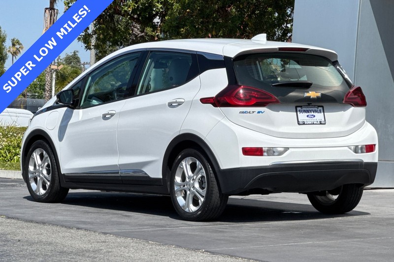 Chevrolet Bolt EV Vehicle Full-screen Gallery Image 06