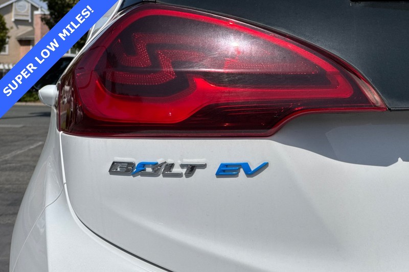 Chevrolet Bolt EV Vehicle Full-screen Gallery Image 26