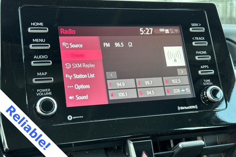 Toyota Camry Vehicle Full-screen Gallery Image 17