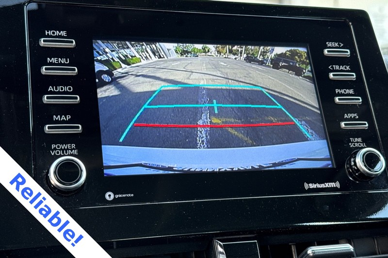Toyota Camry Vehicle Full-screen Gallery Image 18