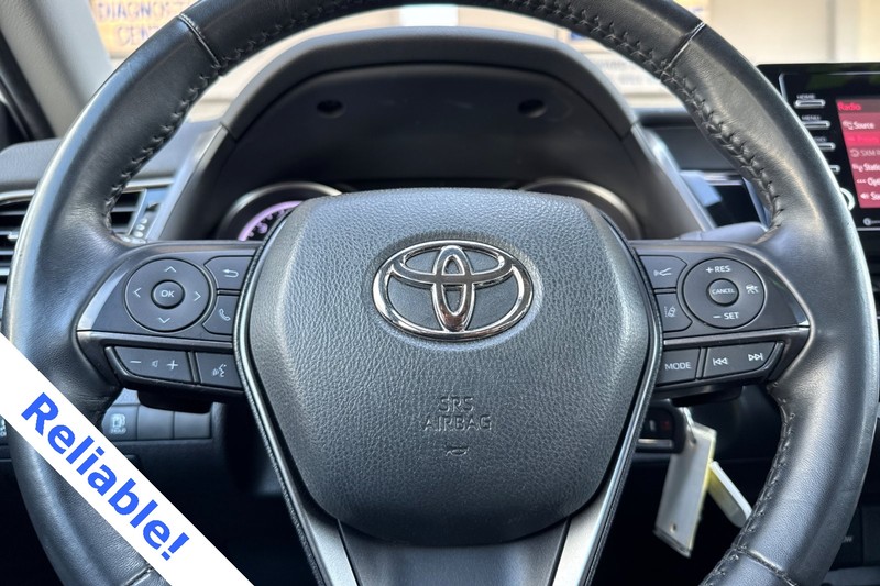 Toyota Camry Vehicle Full-screen Gallery Image 21