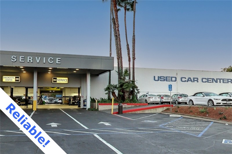 Toyota Camry Vehicle Full-screen Gallery Image 28