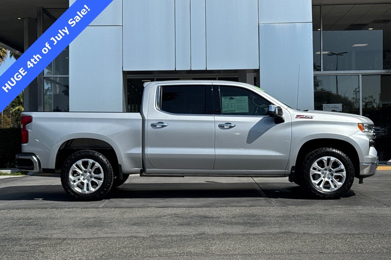 Chevrolet Silverado 1500 Vehicle Full-screen Gallery Image 03