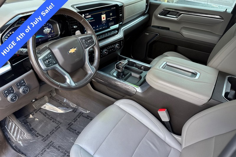 Chevrolet Silverado 1500 Vehicle Full-screen Gallery Image 10