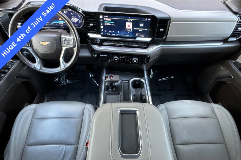 Chevrolet Silverado 1500 Vehicle Full-screen Gallery Image 13