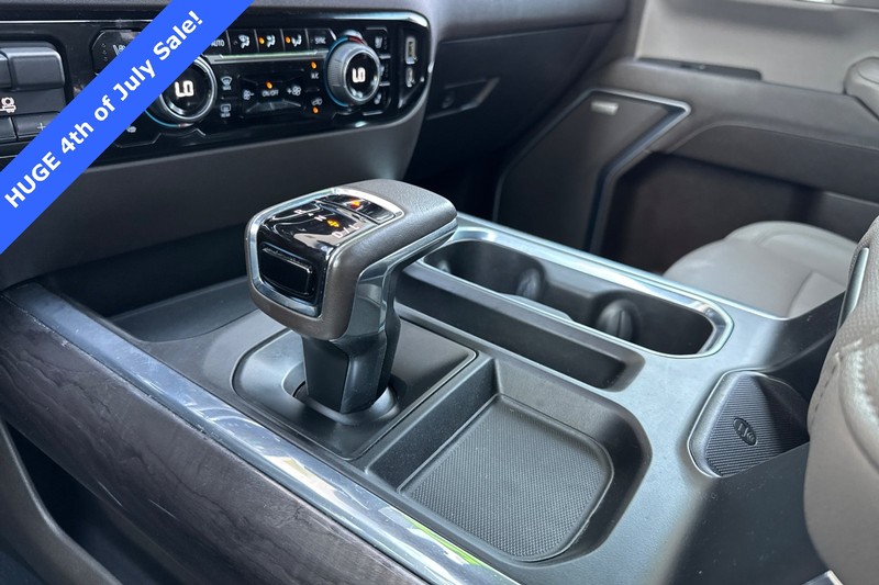 Chevrolet Silverado 1500 Vehicle Full-screen Gallery Image 21