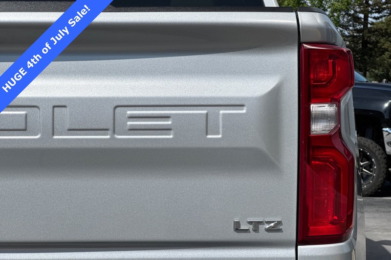 Chevrolet Silverado 1500 Vehicle Full-screen Gallery Image 27