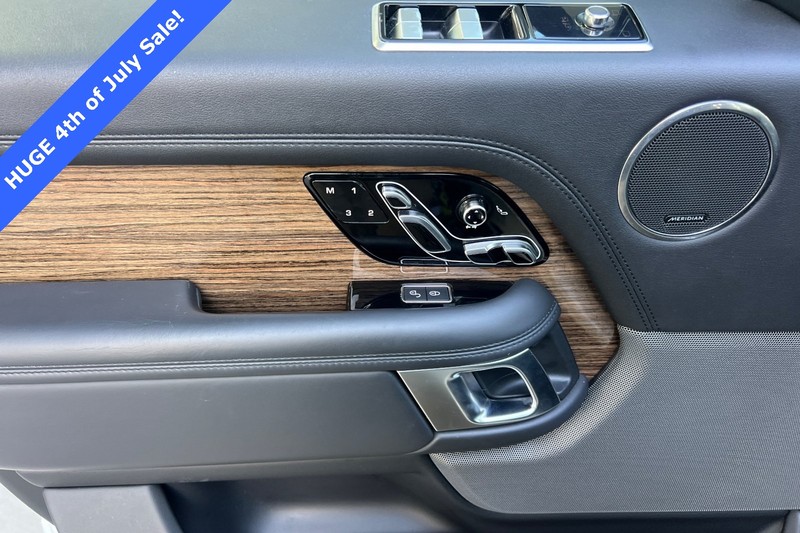 Land Rover Range Rover Vehicle Full-screen Gallery Image 11