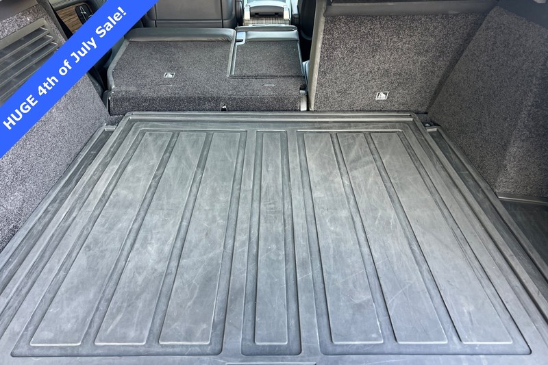 Land Rover Range Rover Vehicle Full-screen Gallery Image 15