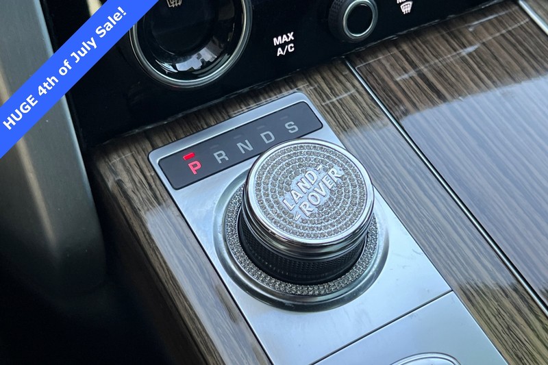 Land Rover Range Rover Vehicle Full-screen Gallery Image 22