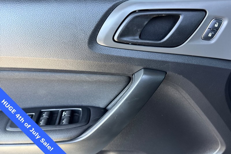 Ford Ranger Vehicle Full-screen Gallery Image 12