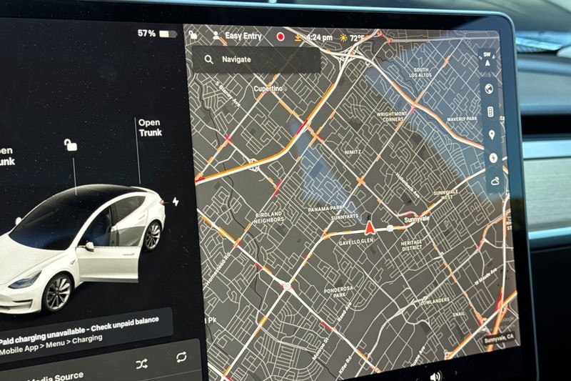 Tesla Model 3 Vehicle Full-screen Gallery Image 18
