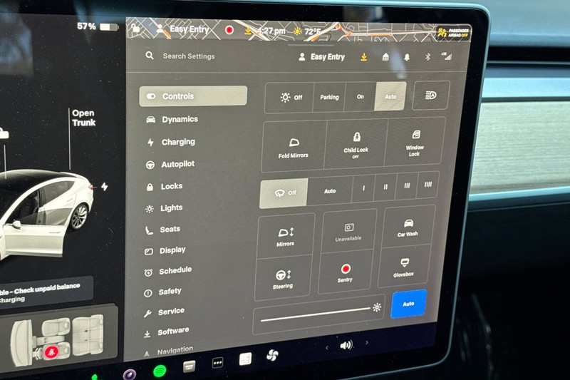 Tesla Model 3 Vehicle Full-screen Gallery Image 23