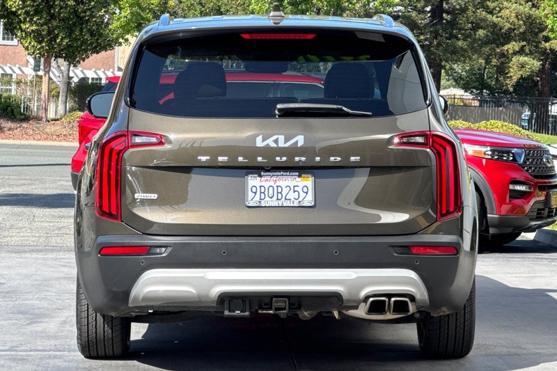Kia Telluride Vehicle Full-screen Gallery Image 05