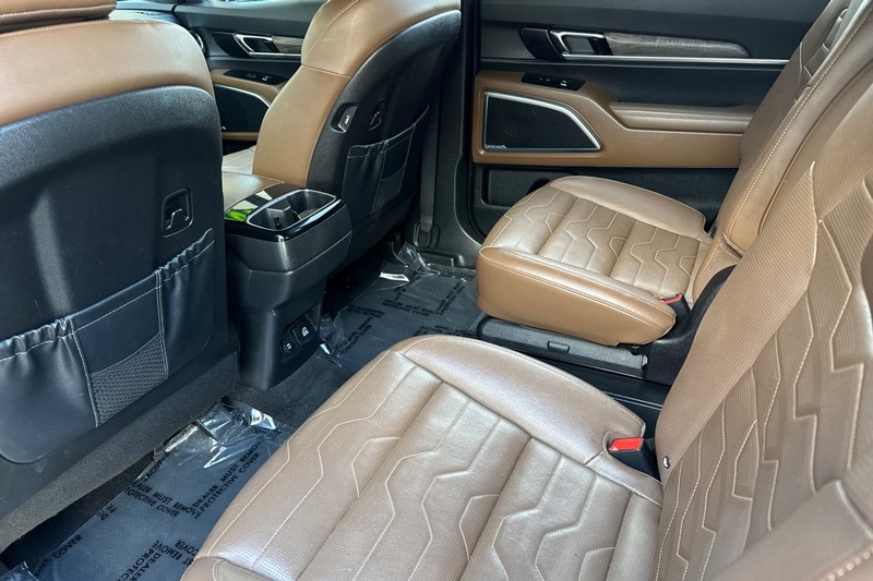 Kia Telluride Vehicle Full-screen Gallery Image 12