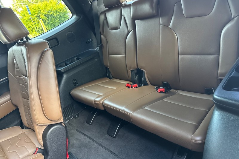 Kia Telluride Vehicle Full-screen Gallery Image 15