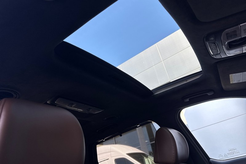 Kia Telluride Vehicle Full-screen Gallery Image 18