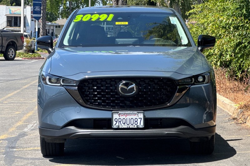 Mazda CX-5 Vehicle Full-screen Gallery Image 09