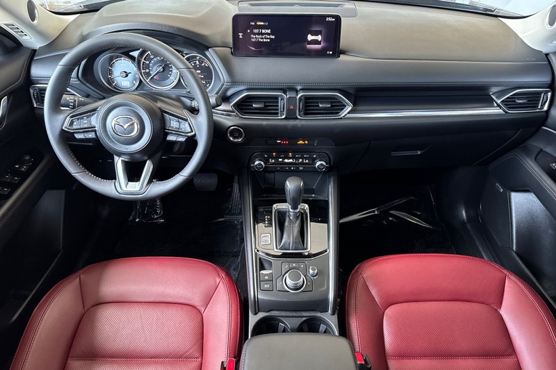 Mazda CX-5 Vehicle Full-screen Gallery Image 13