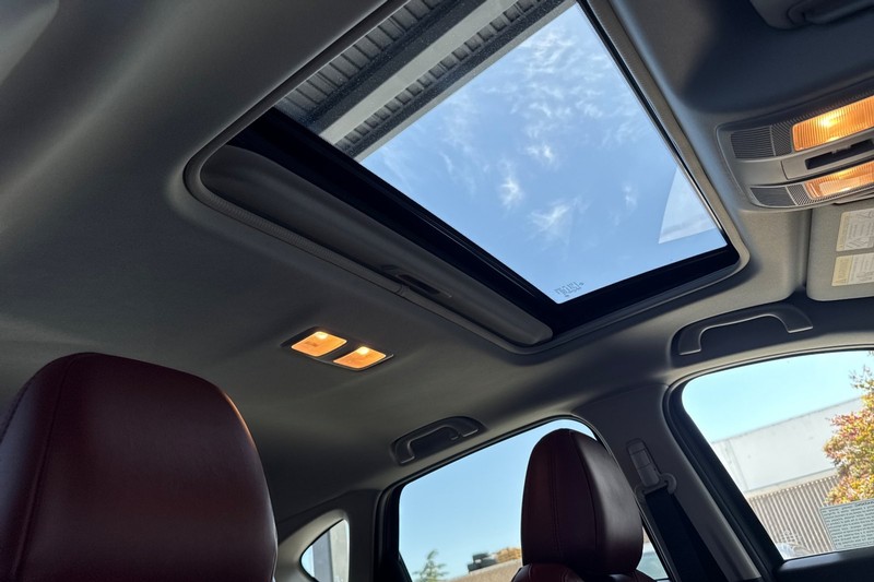 Mazda CX-5 Vehicle Full-screen Gallery Image 16