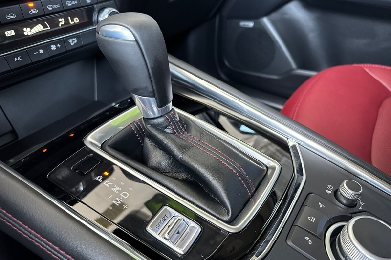 Mazda CX-5 Vehicle Full-screen Gallery Image 21