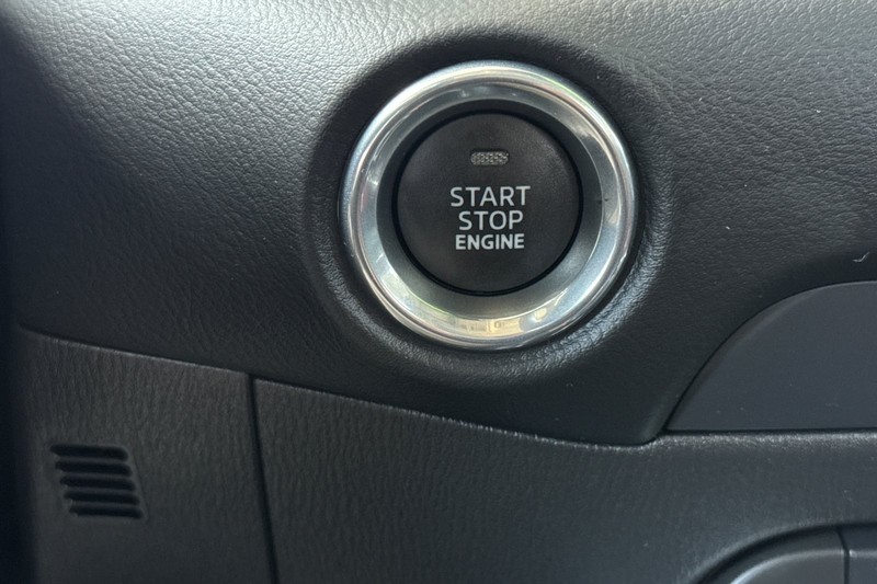 Mazda CX-5 Vehicle Full-screen Gallery Image 22
