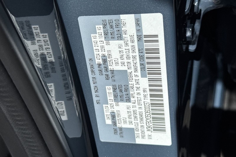 Mazda CX-5 Vehicle Full-screen Gallery Image 28