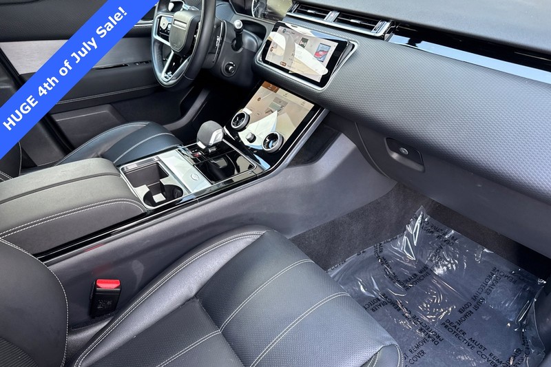 Land Rover Range Rover Velar Vehicle Full-screen Gallery Image 16