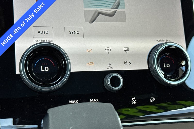 Land Rover Range Rover Velar Vehicle Full-screen Gallery Image 21