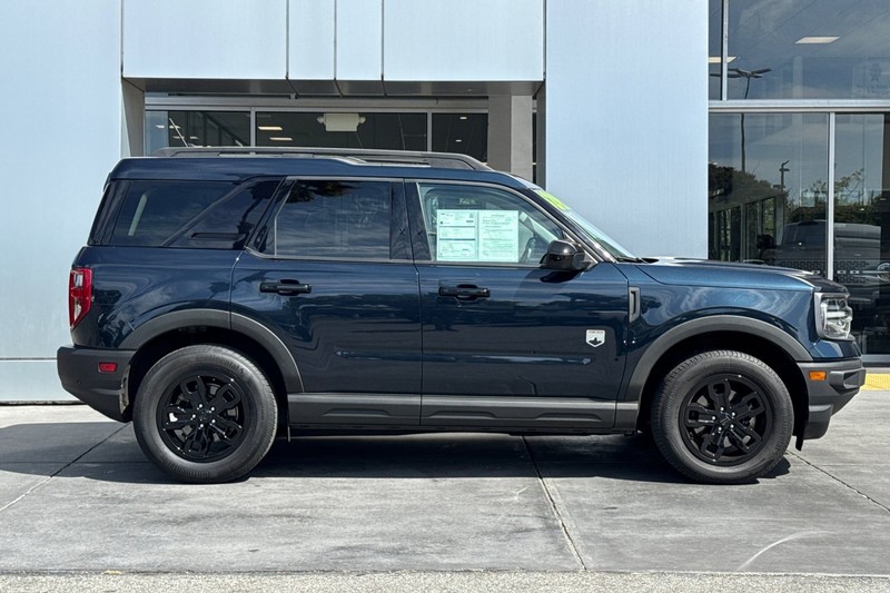 Ford Bronco Sport Vehicle Full-screen Gallery Image 03