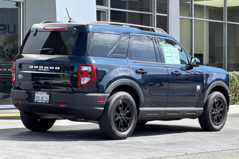 Ford Bronco Sport Vehicle Full-screen Gallery Image 04