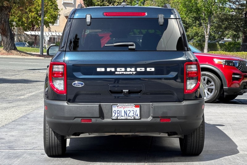 Ford Bronco Sport Vehicle Full-screen Gallery Image 05